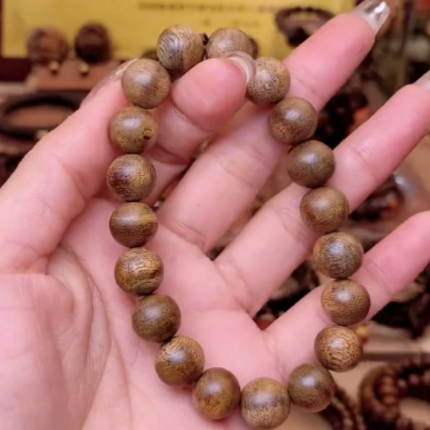 1.0 富森红土鼓珠沉香手串【6285】