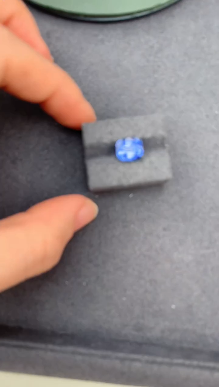 【闪购商品】蓝宝石裸石未镶嵌4ct矢车菊