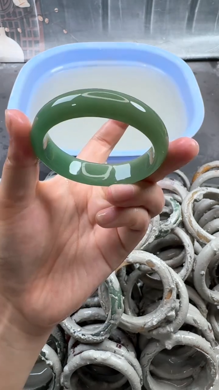 石英质玉手镯未镶嵌3