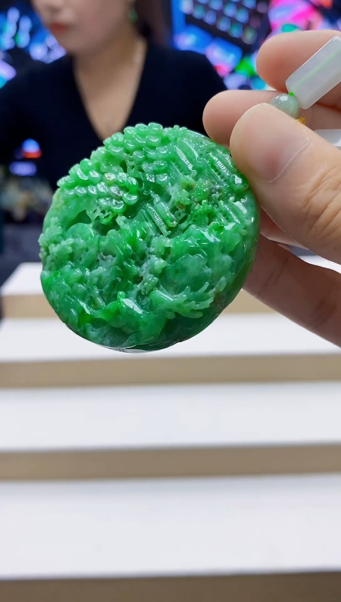 未镶嵌定制翡翠-毛货挂件 （赠珠链）46