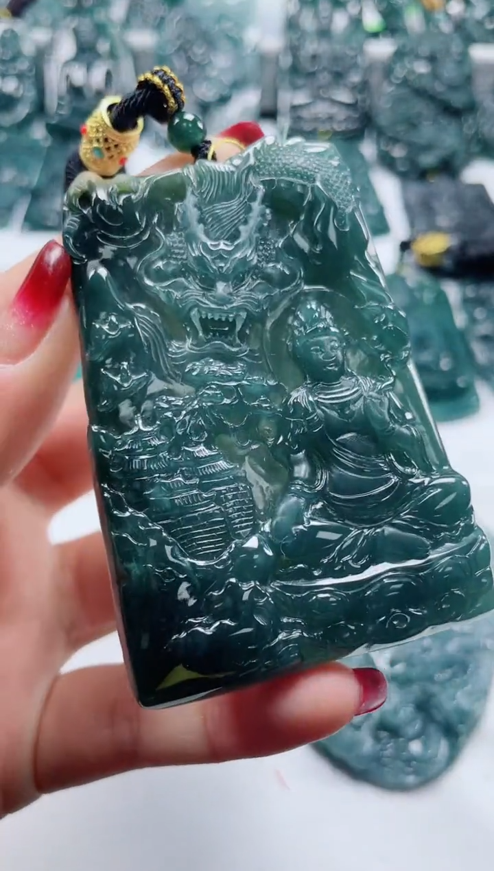 【闪购商品】翡翠颈饰未镶嵌                