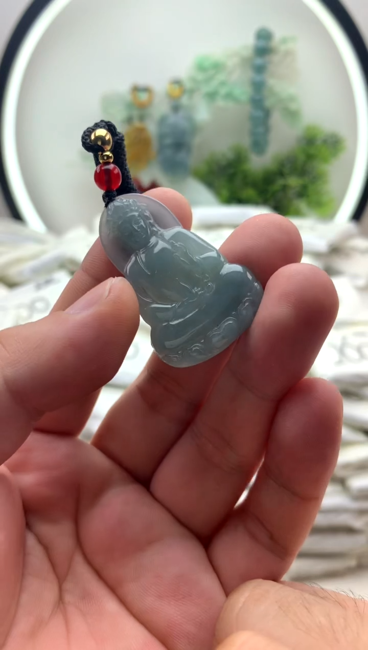 翡翠未镶嵌颈饰小素衣