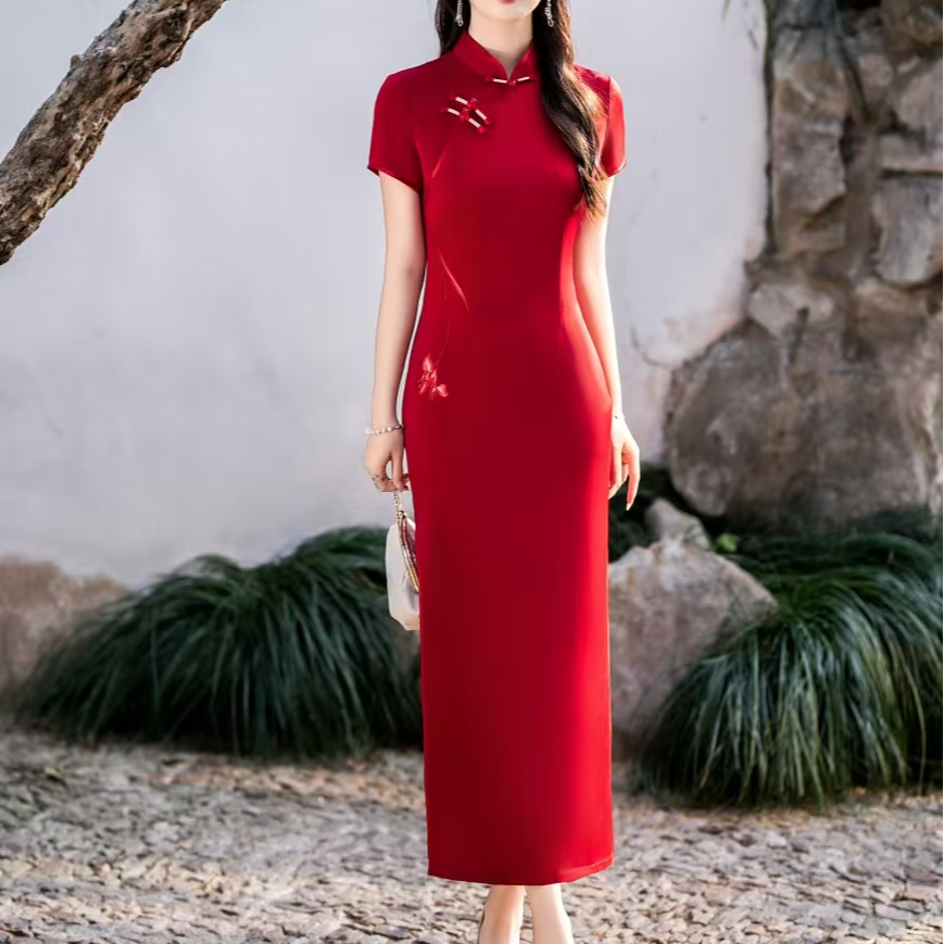 喜婆婆新娘红色喜庆旗袍