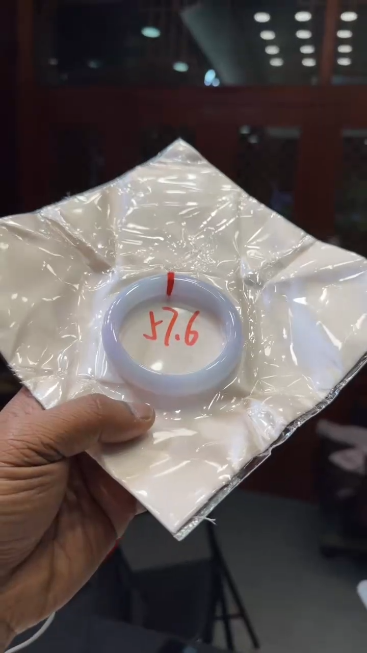 【闪购商品】翡翠手镯未镶嵌手镯