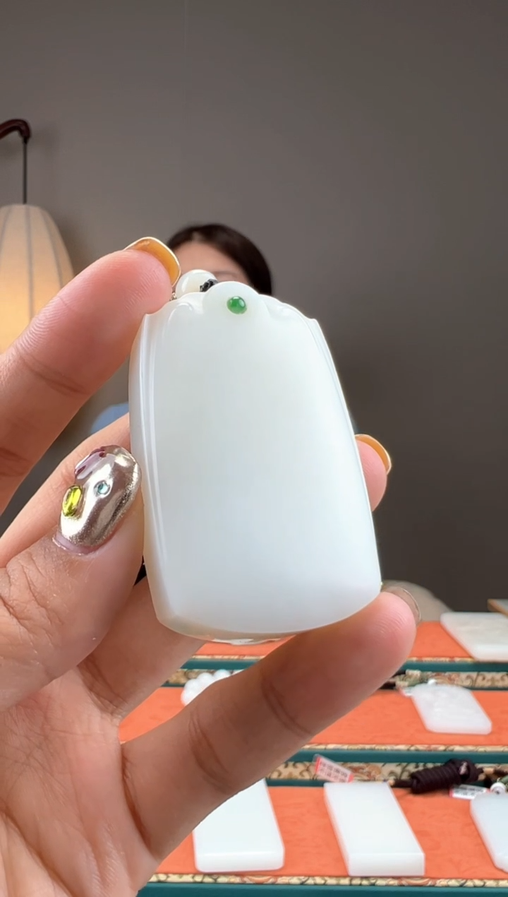 【闪购商品】和田玉颈饰未镶嵌1