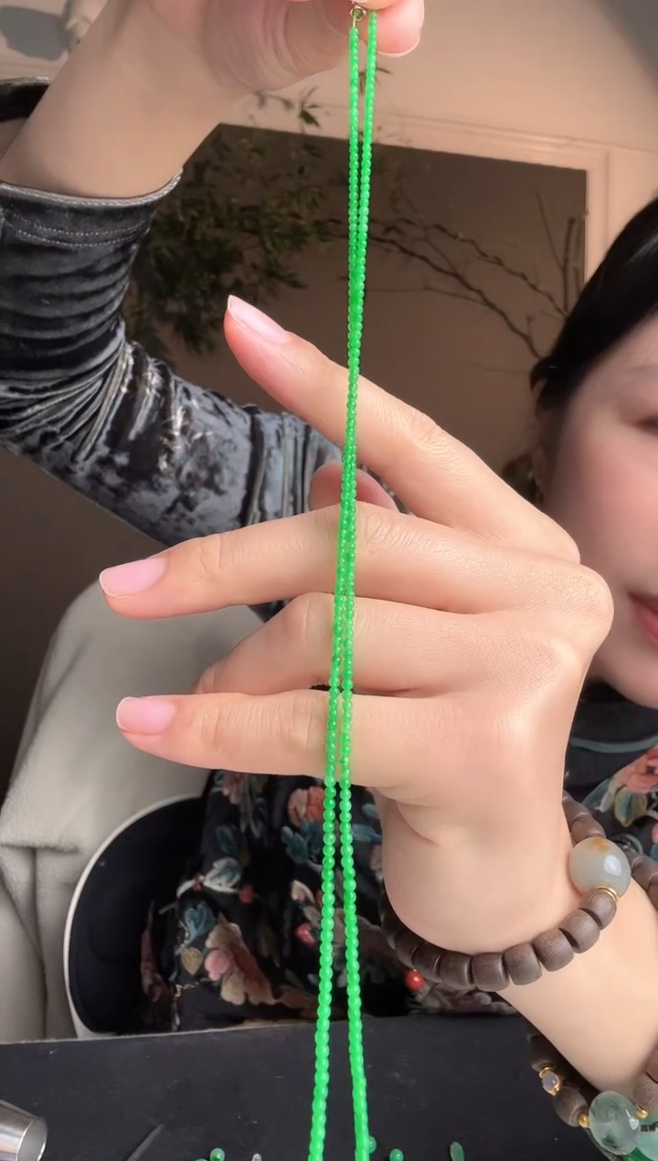 【闪购商品】定制翡翠未镶嵌绿小米长串项链38000-lh