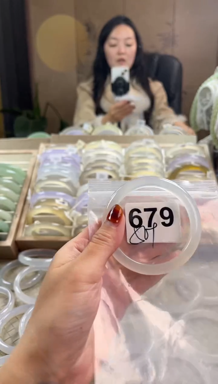 手镯玛瑙/玉髓未镶嵌679