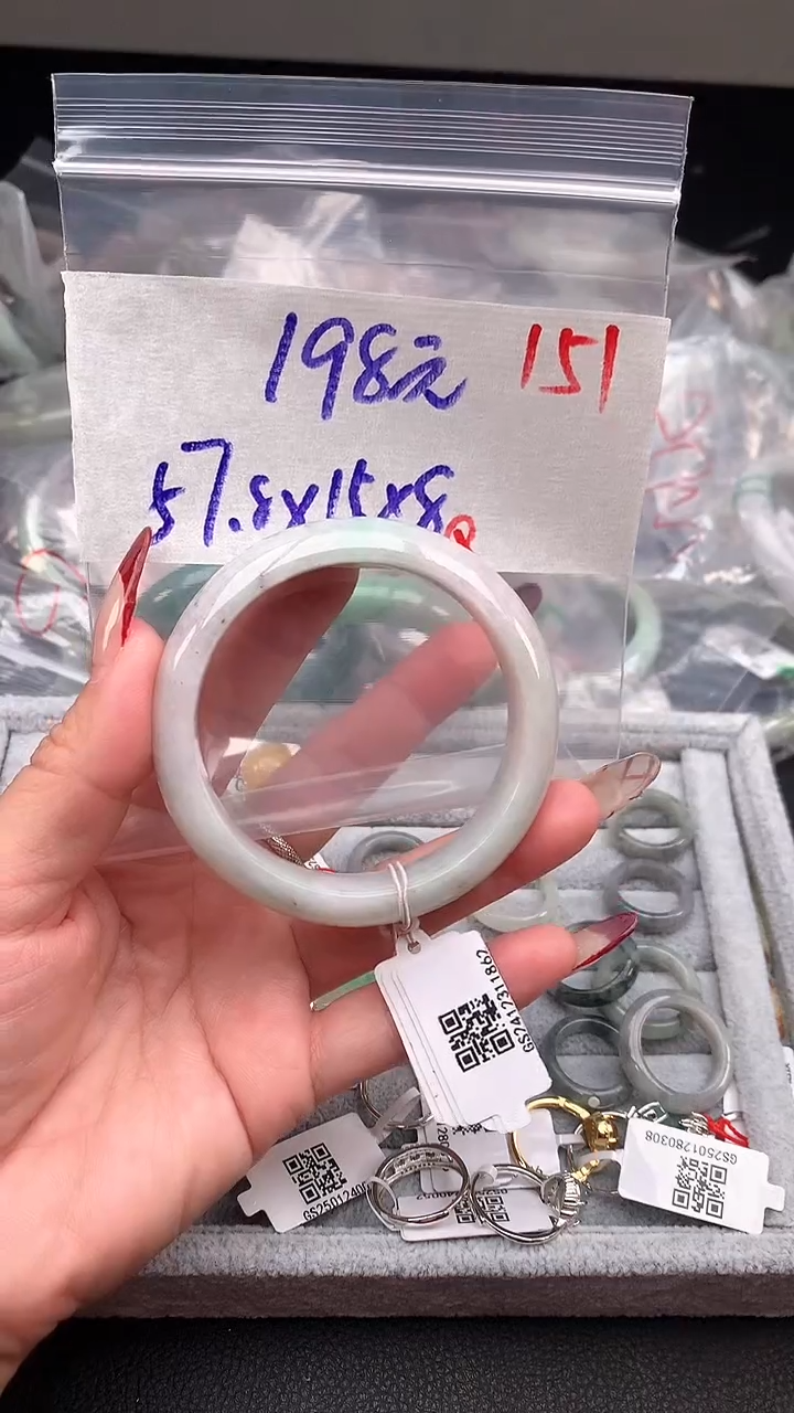 【闪购商品】定制翡翠未镶嵌毛货需精细抛光+多样性发货拍一发一