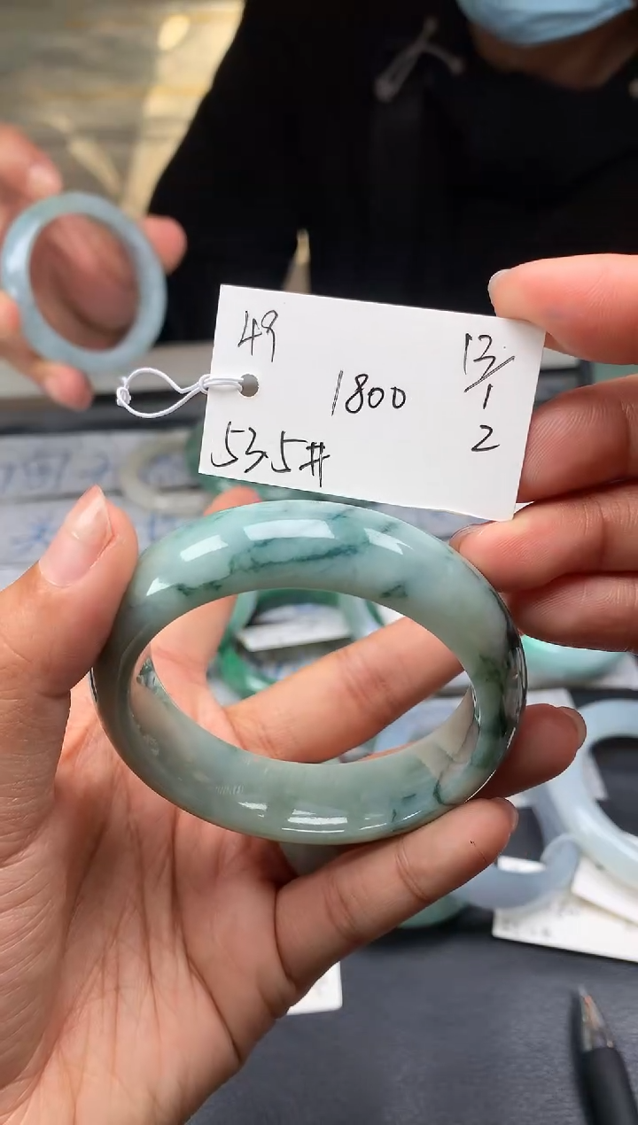 【闪购商品】翡翠手镯未镶嵌49翡翠手镯下单联系小耳机拍一发一