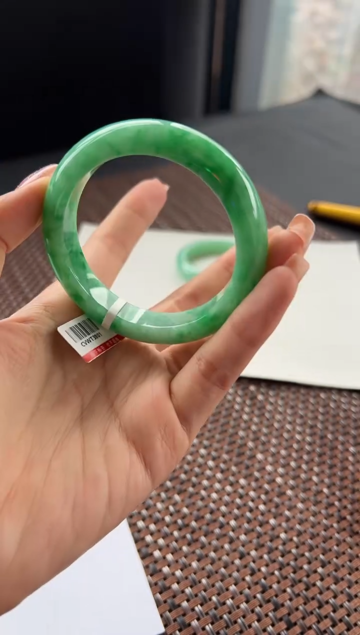 【闪购商品】翡翠手镯未镶嵌66号54.7*12.4*8.9