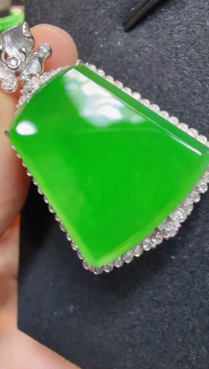 吊坠(不含链)18K金镶嵌翡翠多样性团购发一件