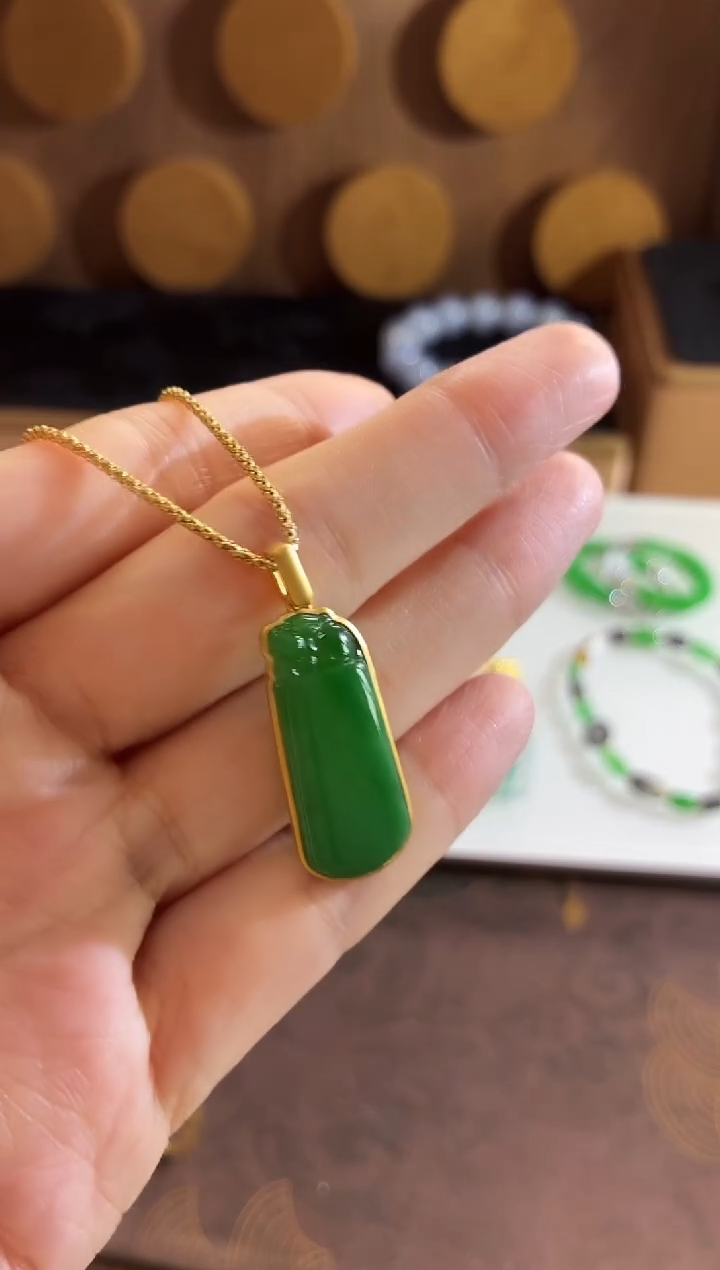 吊坠(不含链)18K金镶嵌翡翠吊坠