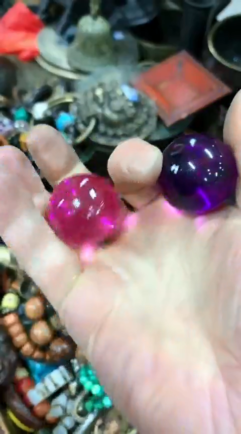 【闪购商品】一物一拍编号水晶球一对