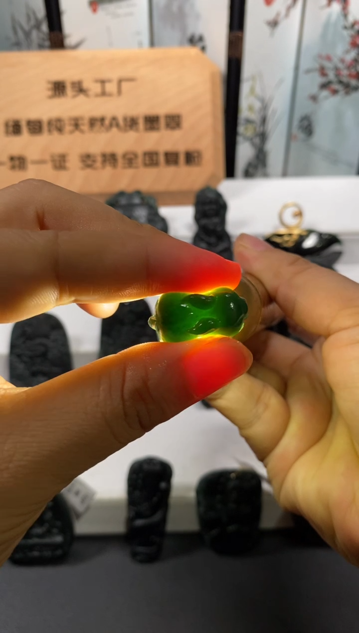 未镶嵌定制翡翠天然缅甸A货翡翠墨翠精品小兔兔