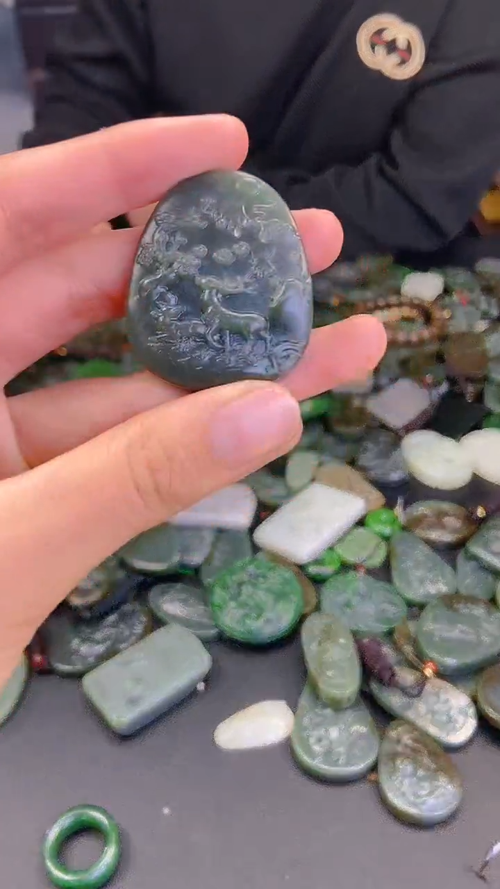 颈饰未镶嵌和田玉1