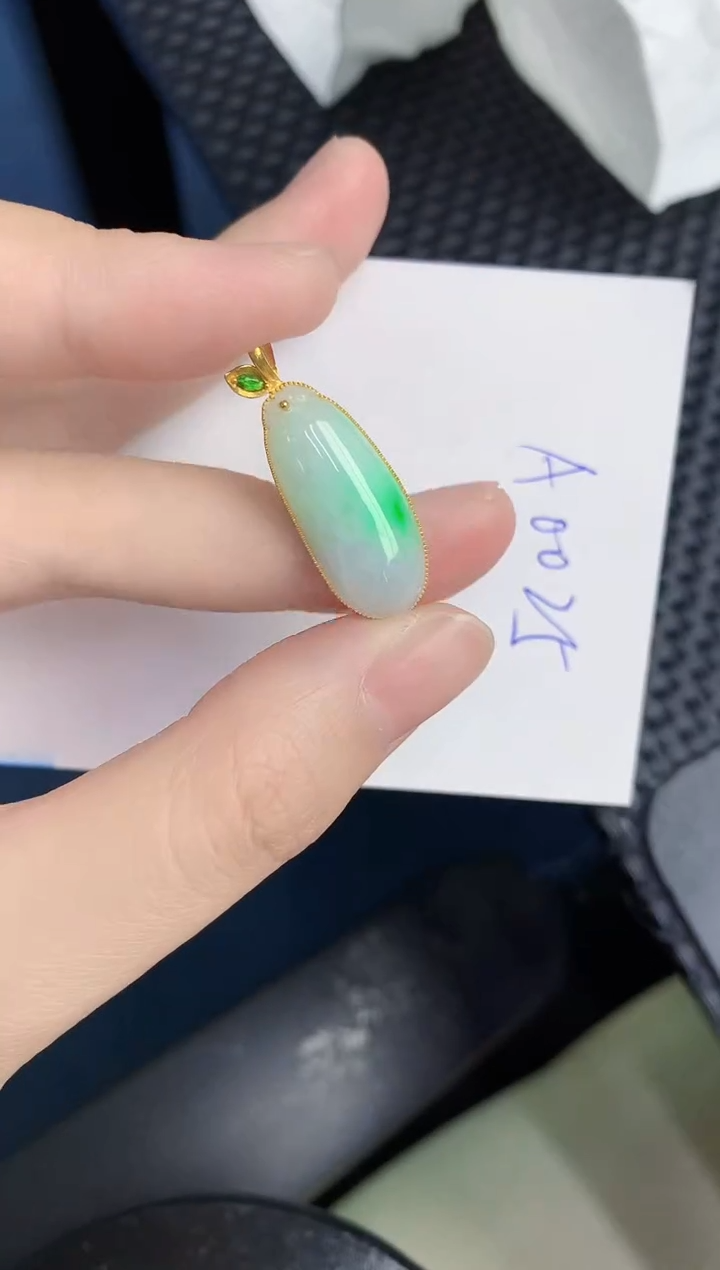 【闪购商品】翡翠颈饰18K金镶嵌0000000000