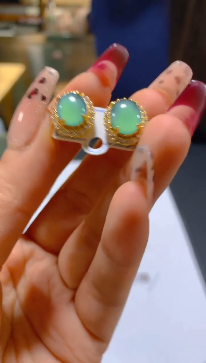 未镶嵌翡翠耳饰多样性发一