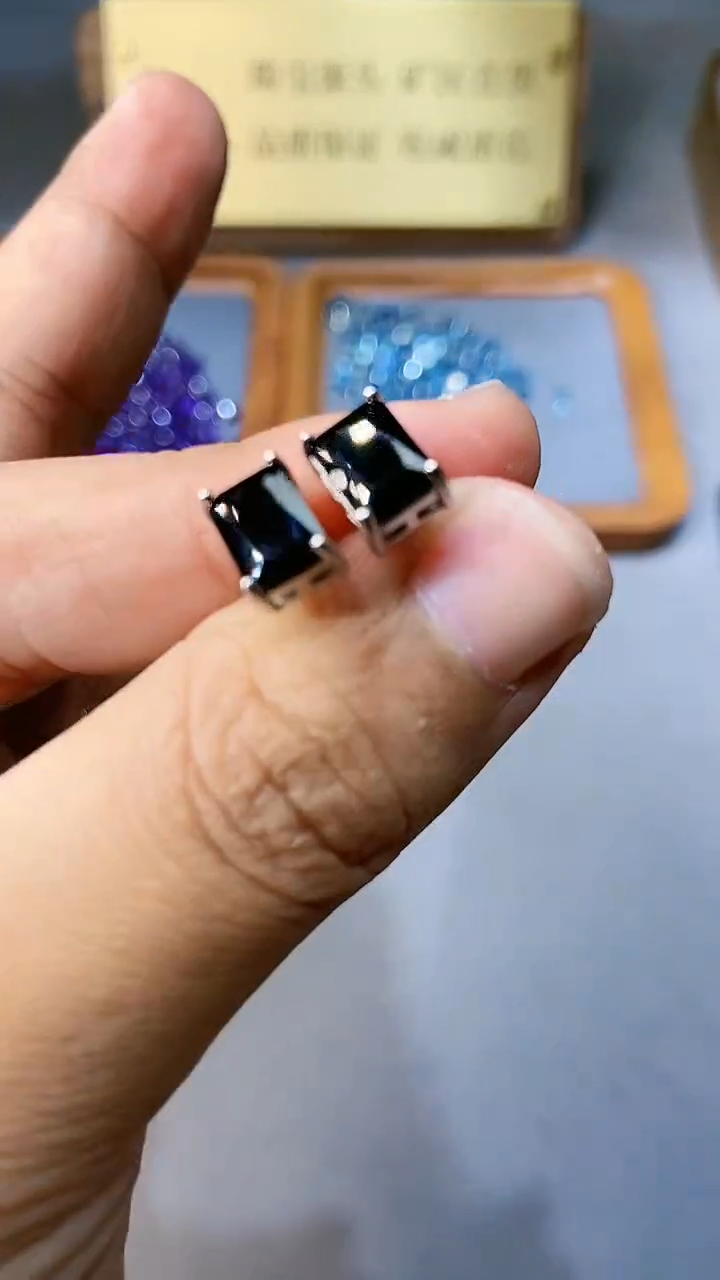 【闪购商品】蓝宝石耳饰银S925镶嵌354黑