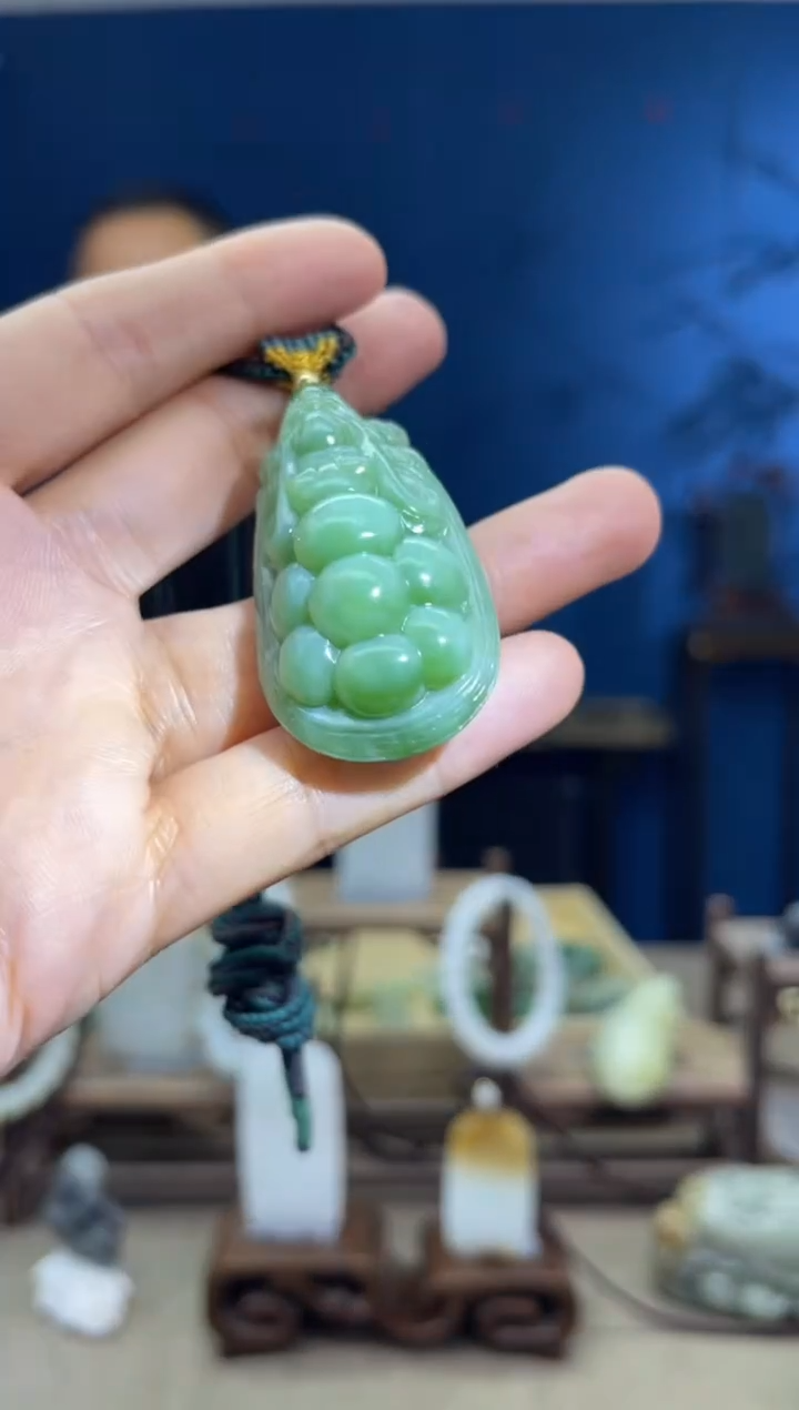 和田玉未镶嵌颈饰1