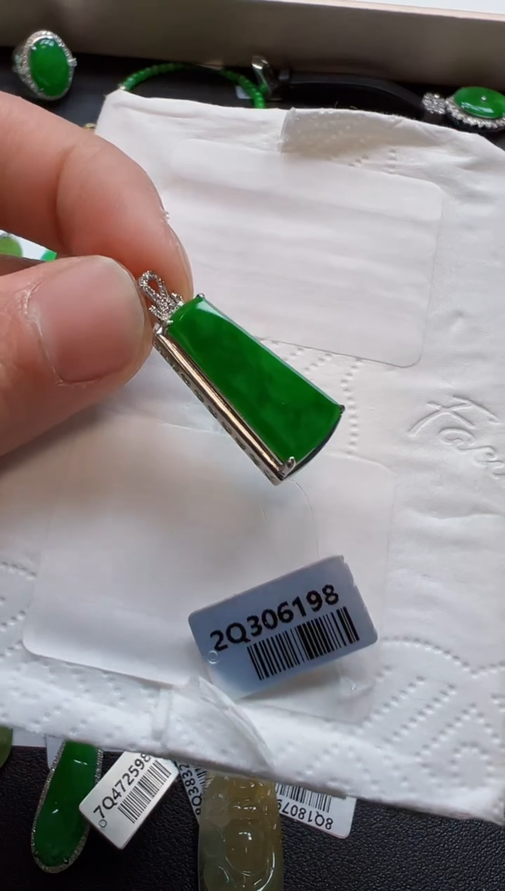 【闪购商品】定制翡翠18K金镶嵌3900元