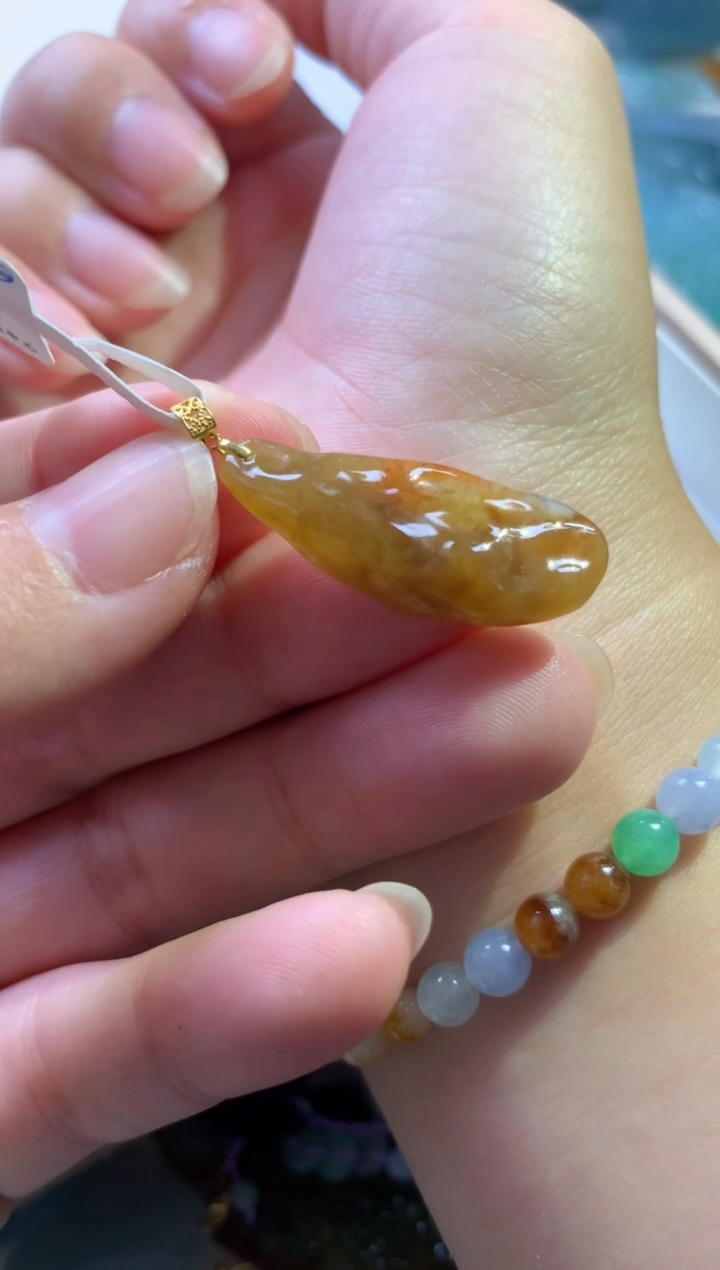 【闪购商品】翡翠颈饰18K金镶嵌吊坠