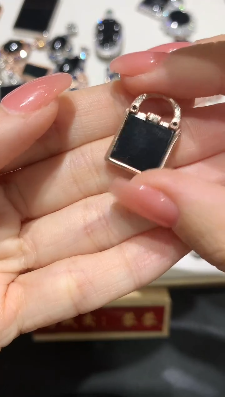 【闪购商品】翡翠吊坠(不含链)银S925镶嵌80多人多样性随机发货1件