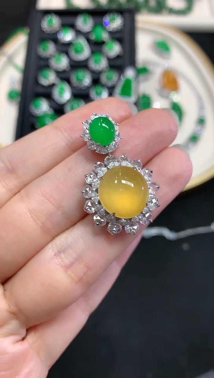 【闪购商品】翡翠吊坠(不含链)18K金镶嵌A45|98000