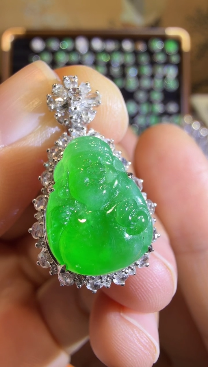 【闪购商品】翡翠吊坠(赠链)18K金镶嵌正冰正阳绿小财神吊坠