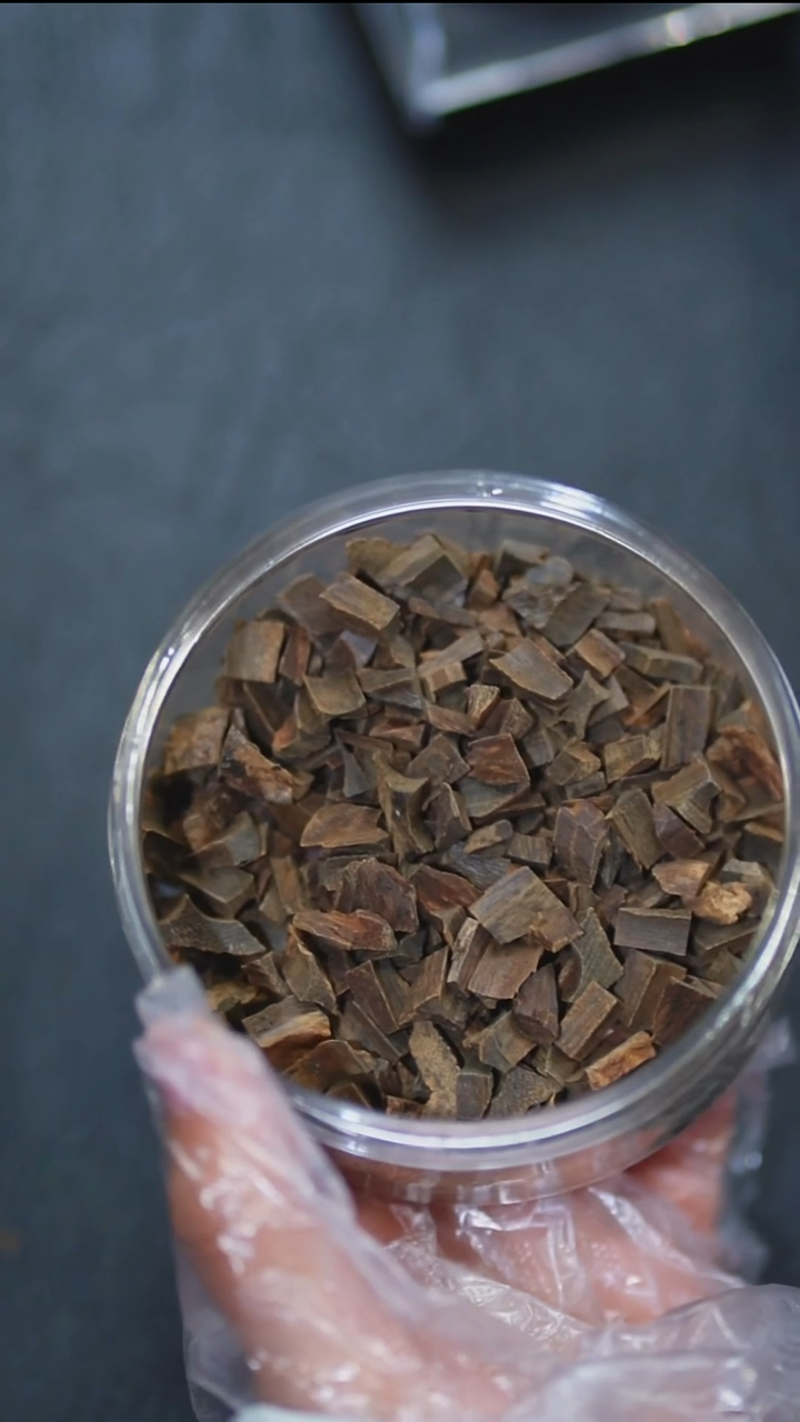 沉香沉香碎屑达拉干碎料沉水1克