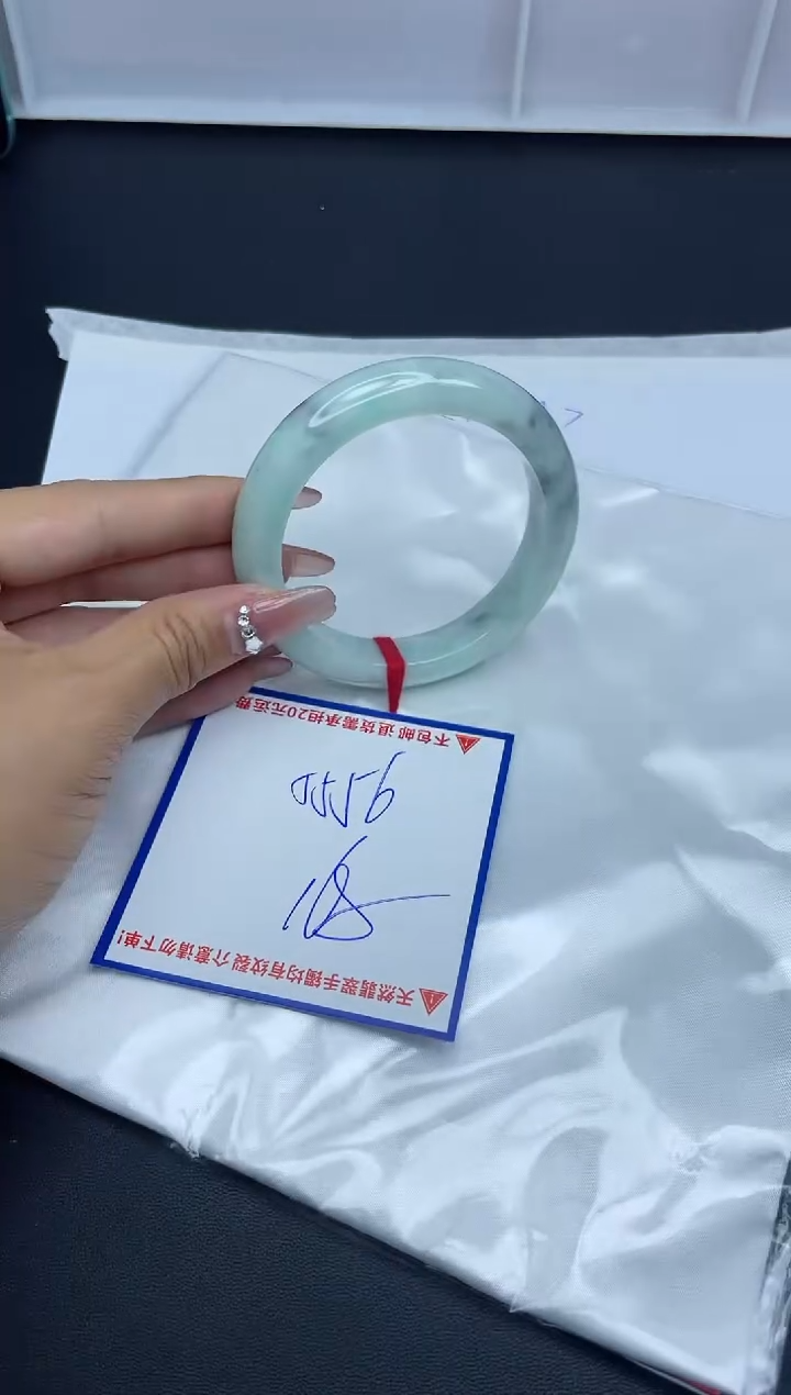 【闪购商品】翡翠手镯未镶嵌我