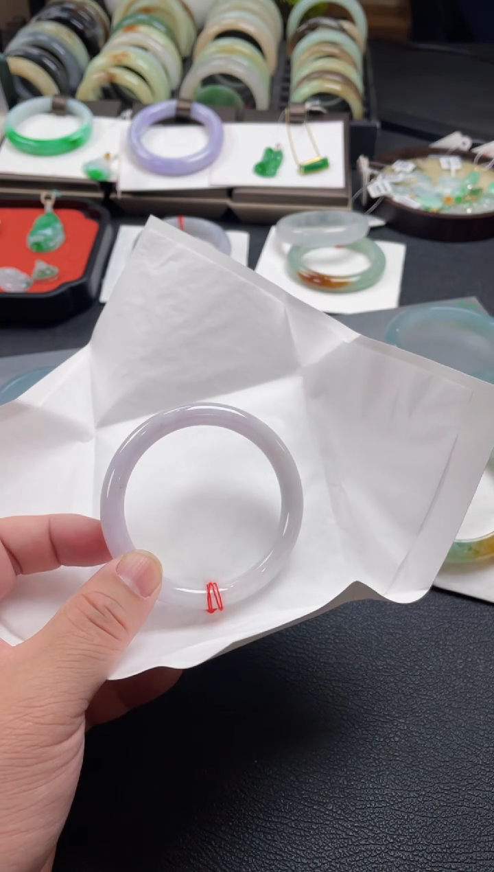 【闪购商品】翡翠手镯未镶嵌有纹裂