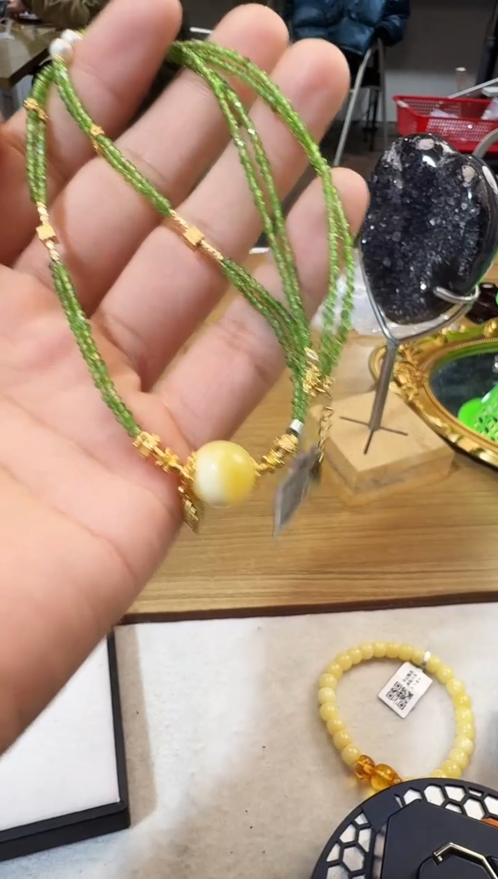 吊坠(赠链)未镶嵌橄榄石晶1320 约11mm