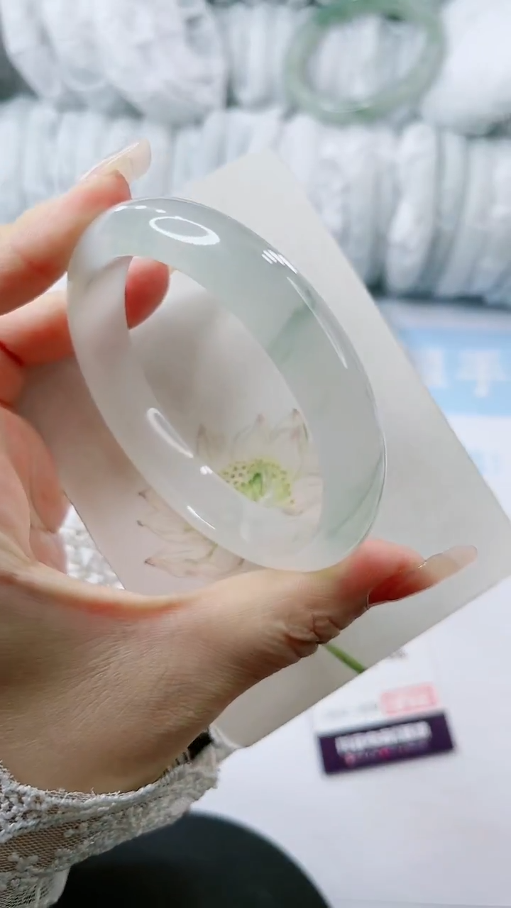 【闪购商品】石英质玉手镯未镶嵌多样性发货D186