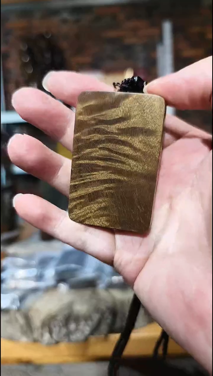 金丝楠无事牌脖挂