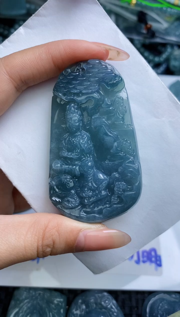 【闪购商品】翡翠颈饰未镶嵌         