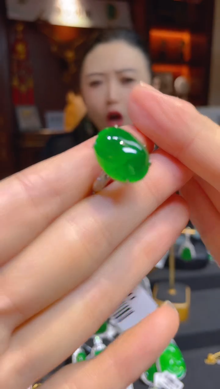 【闪购商品】翡翠戒指18K金镶嵌119620天然A货翡翠蛋面戒指