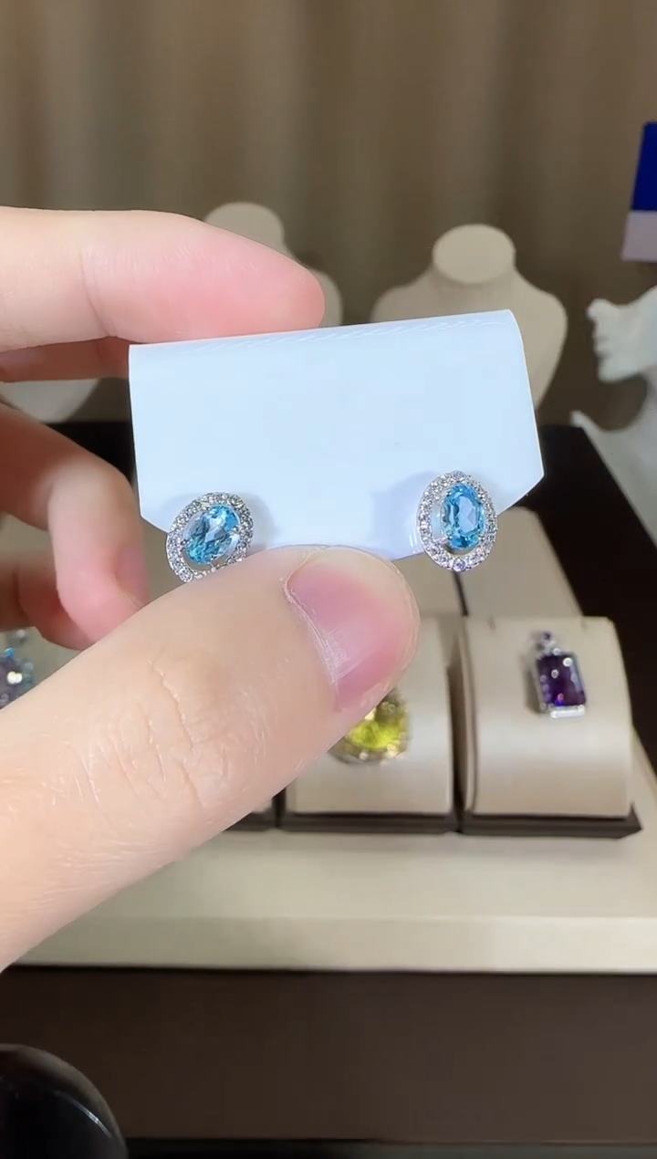 【闪购商品】托帕石耳饰银S925镶嵌4*6mm耳钉