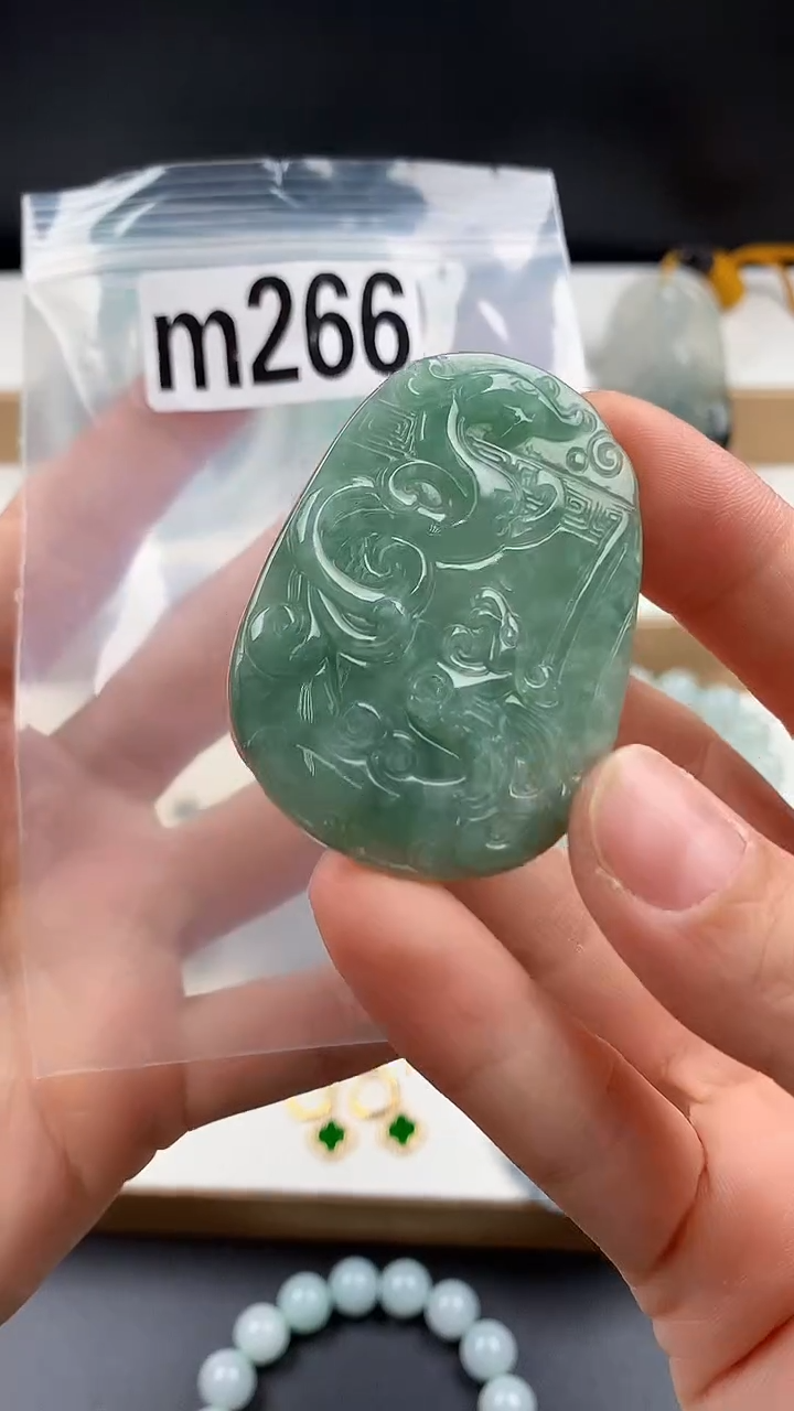 颈饰未镶嵌翡翠天然翡翠吊坠挂件