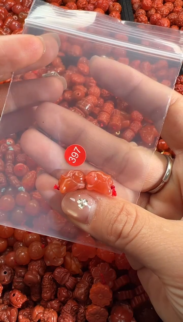 【闪购商品】南红玛瑙未镶嵌颈饰1