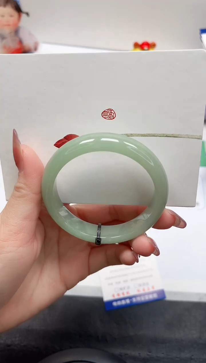 【闪购商品】石英质玉手镯未镶嵌53-55