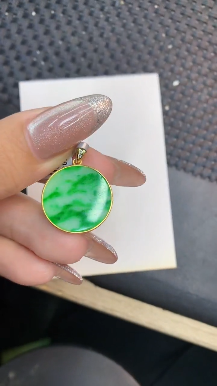 颈饰未镶嵌翡翠1