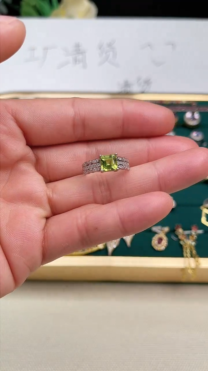 【闪购商品】橄榄石戒指银S925镶嵌戒指