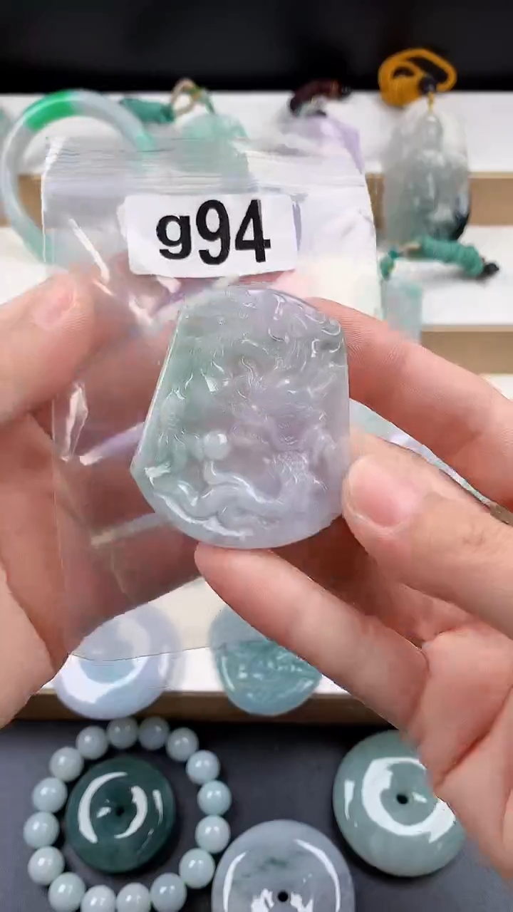 颈饰未镶嵌翡翠天然翡翠吊坠挂件