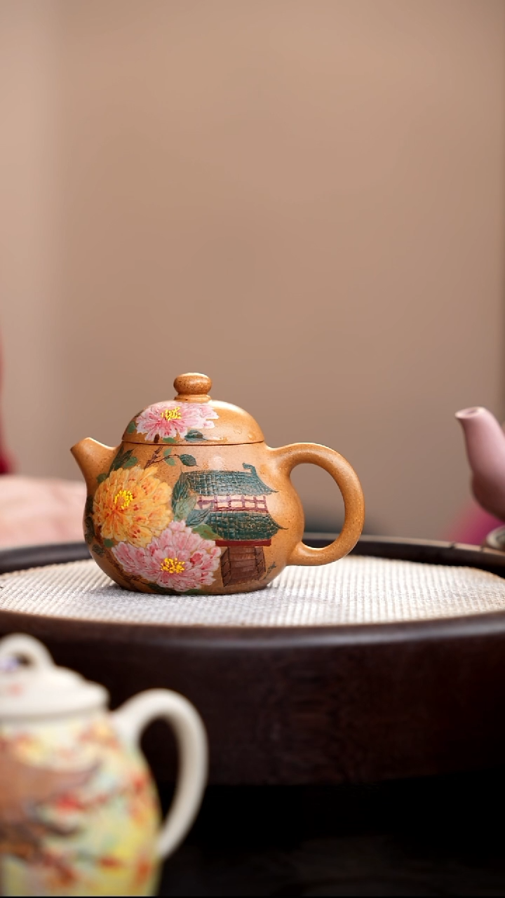 茶壶紫砂黄金段文旦泥绘牡丹亭