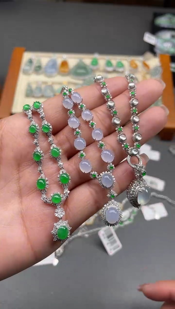 【闪购商品】翡翠吊坠(赠链)18K金镶嵌合集