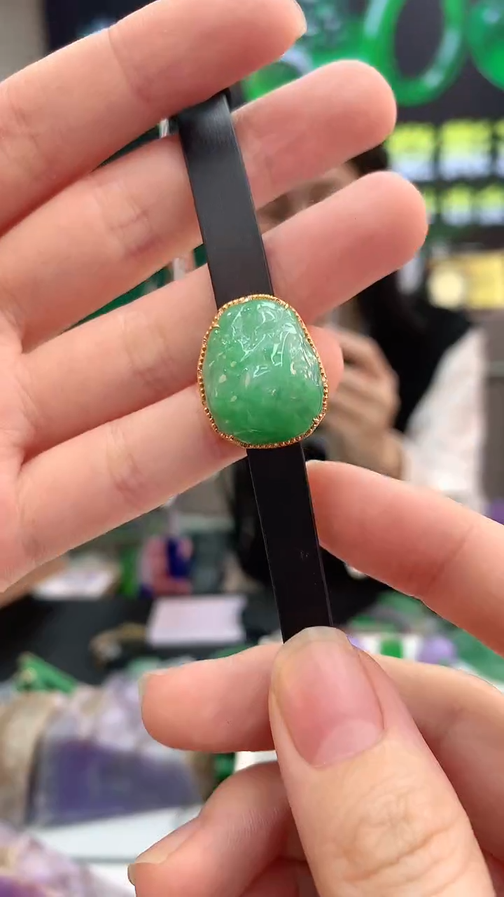 【闪购商品】翡翠手链未镶嵌赠礼盒证书  敏