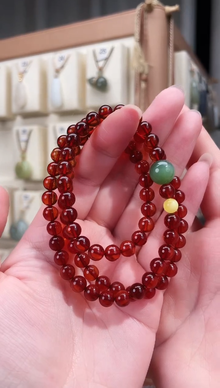 未镶嵌手链和田玉（碧玉）S****记10m猫眼碧玉三圈手链（配珠琥珀）