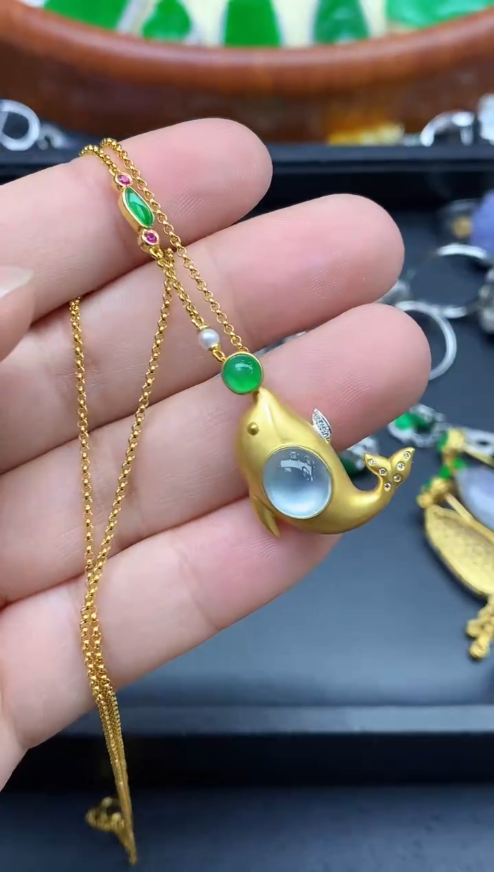 颈饰18K金镶嵌翡翠570-中国好珍宝