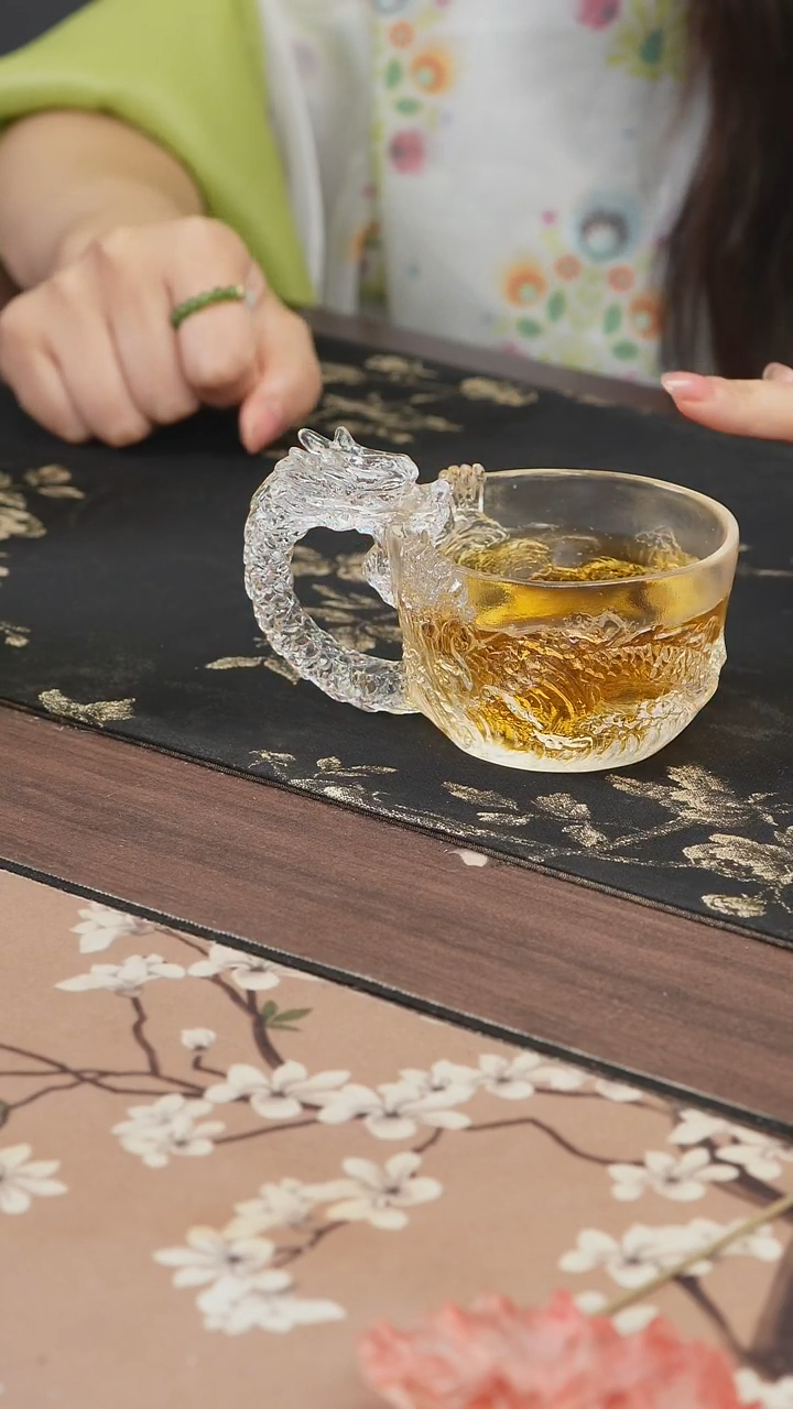 手工艺品琉璃白色龙杯