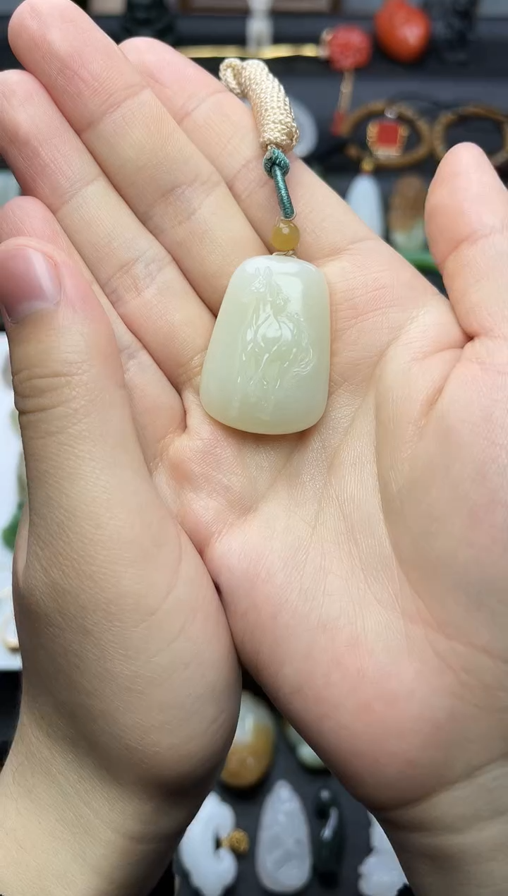 颈饰未镶嵌和田玉马到成功06